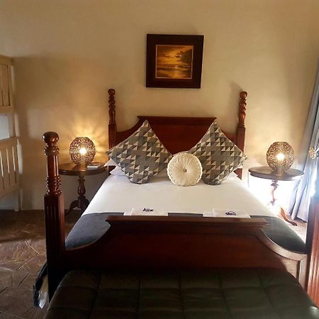 Moonlight Manor Hotel Victoria West Buitenkant foto