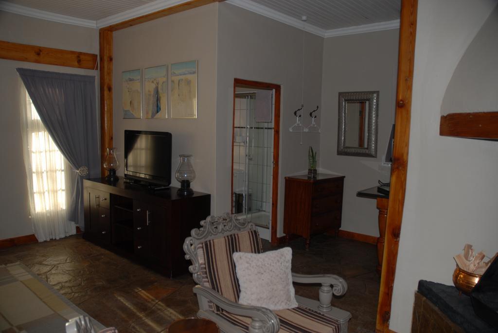 Moonlight Manor Hotel Victoria West Buitenkant foto