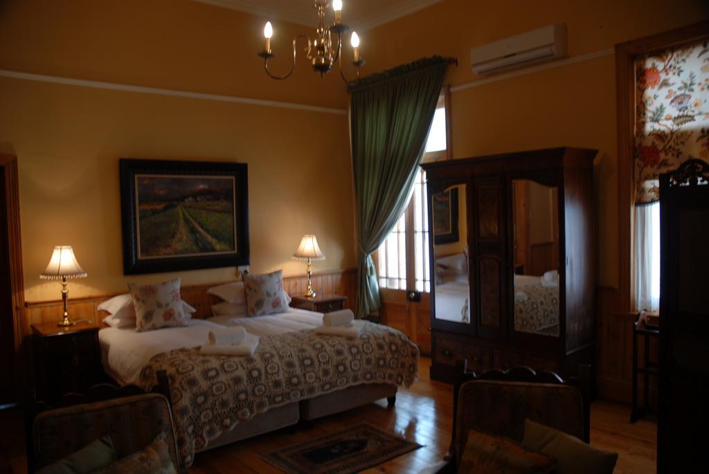 Moonlight Manor Hotel Victoria West Buitenkant foto
